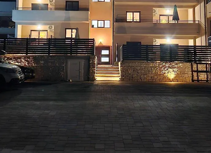 Lägenhet Bluemare B3 With Shared Pool *