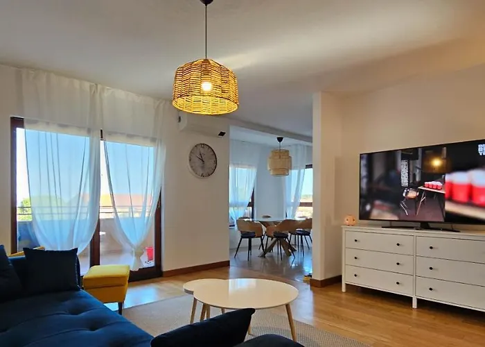 Bluemare B3 With Shared Pool Ližnjan