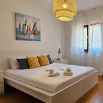 Bluemare B3 With Shared Pool