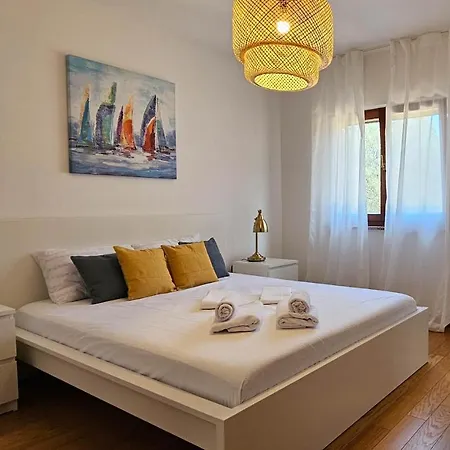 Bluemare B3 With Shared Pool