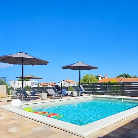 Bluemare B3 With Shared Pool Appartamento