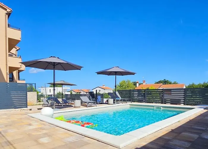 Bluemare B3 With Shared Pool Lägenhet