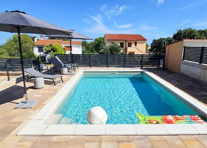 Bluemare B3 With Shared Pool